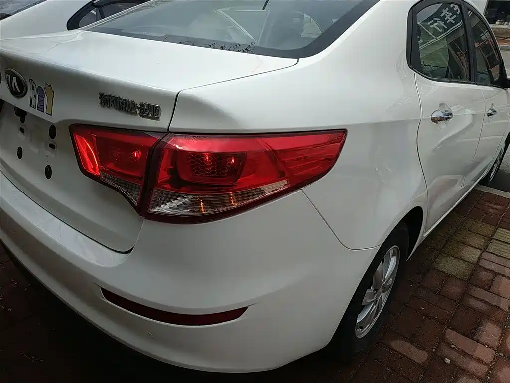 Kia K2 2015 Sedan 1.4L MT GLS фото 8