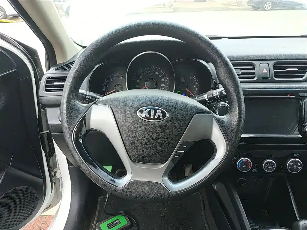 Kia K2 2015 Sedan 1.4L MT GLS фото 11