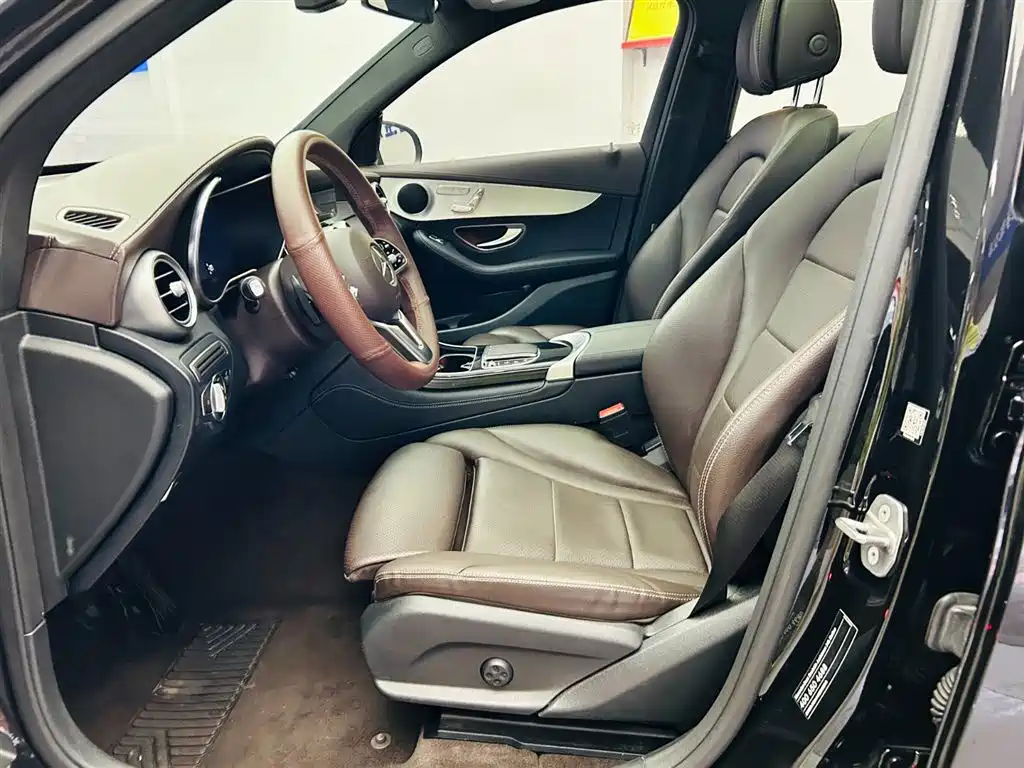 MERCEDES-BENZ GLC