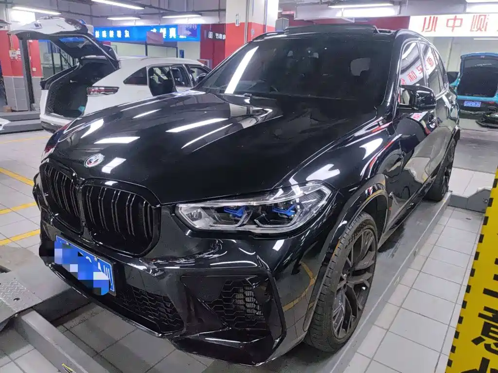 Photo 1 - BMW X5 M