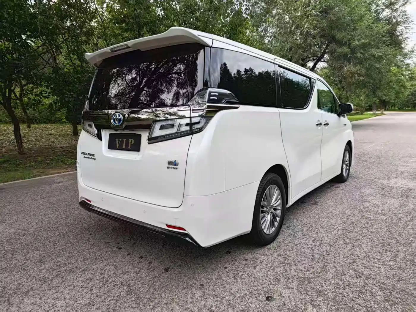 Toyota Vellfire 2020 Twin Engine 2.5L HV Premium Edition фото 11