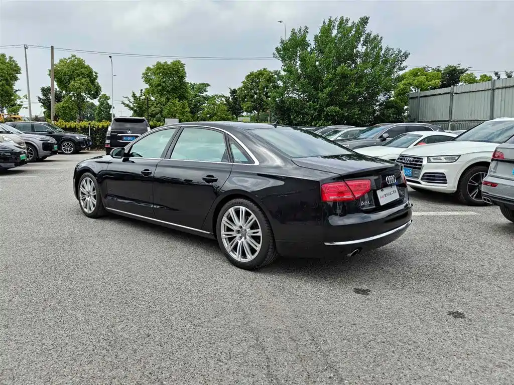 Audi A8 2011 A8L 3.0 TFSI quattro Comfort (245kW) фото 4