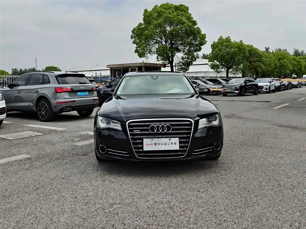 Audi A8 2011 A8L 3.0 TFSI quattro Comfort (245kW) фото 2
