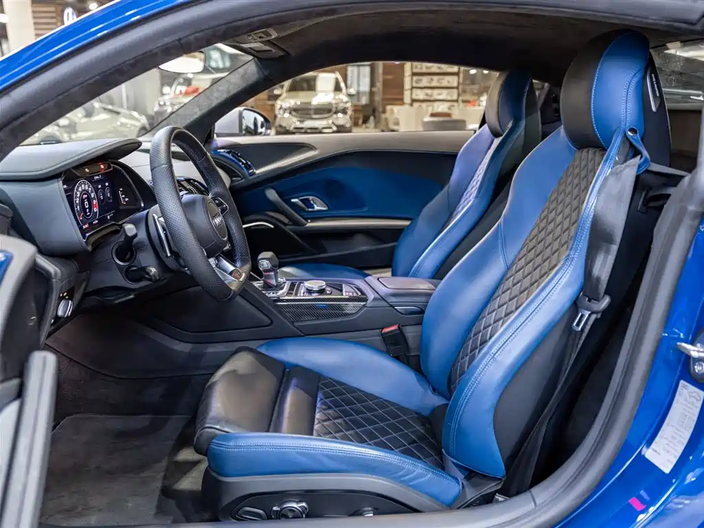 Фото 21 - Audi R8