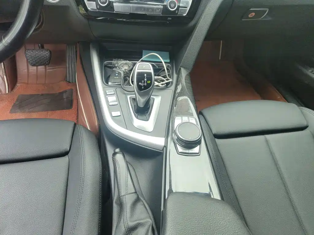 Фото 10 - BMW 3 Series