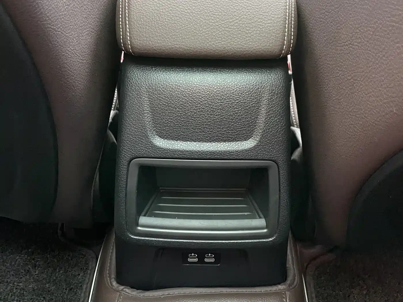 BMW 1 Series 2023 120i M Sport Shadow Edition фото 19