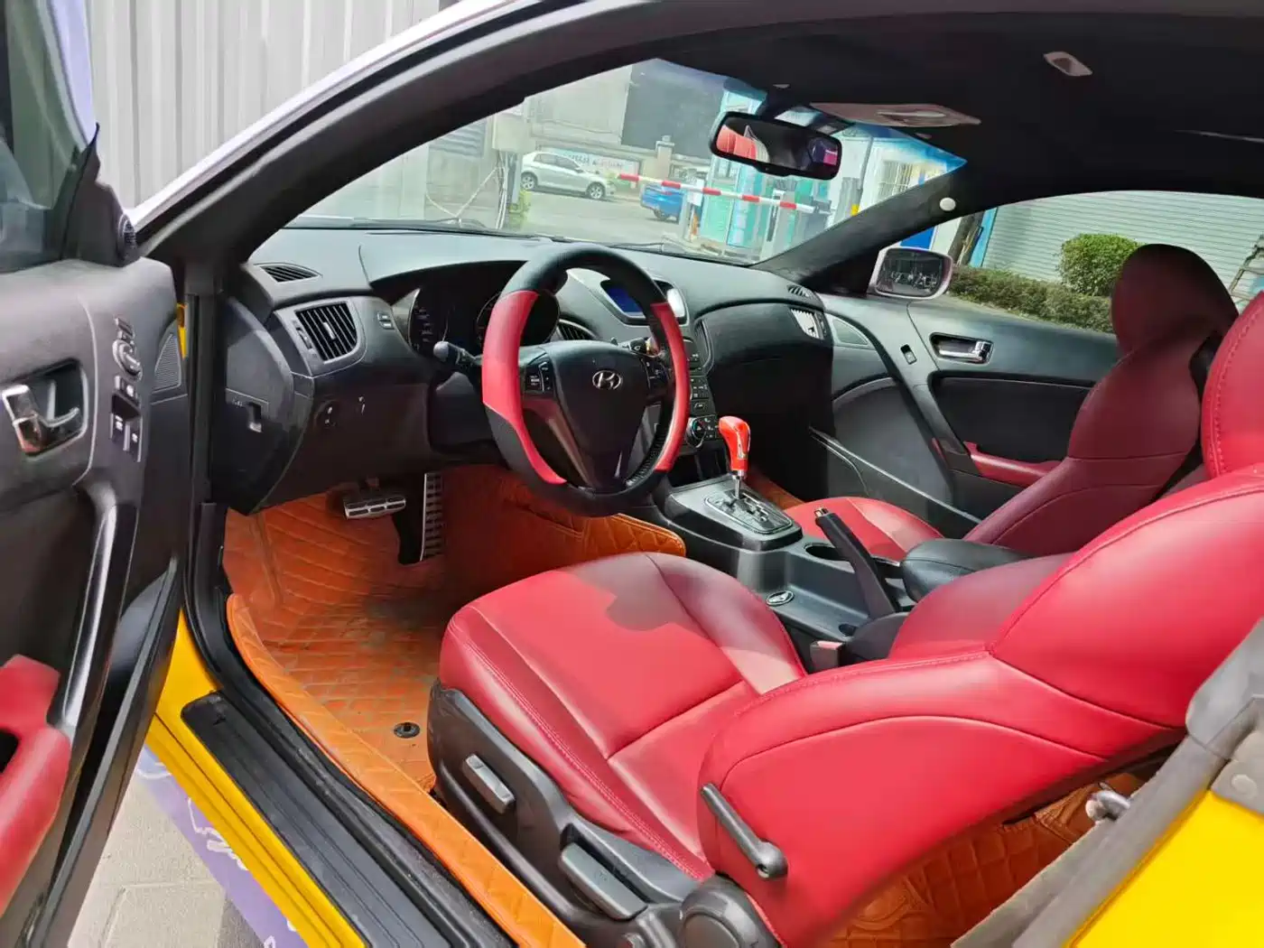 Hyundai Genesis Coupe 2009 2.0T Automatic Elegant Edition фото 6