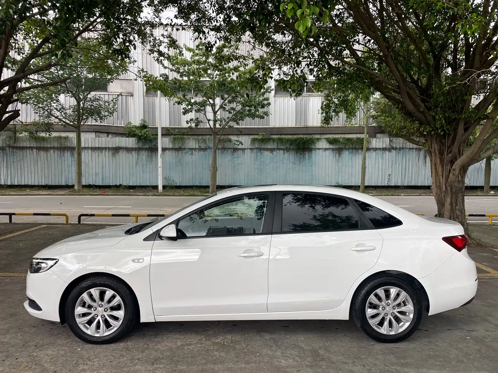 Фото 3 - Buick Excelle