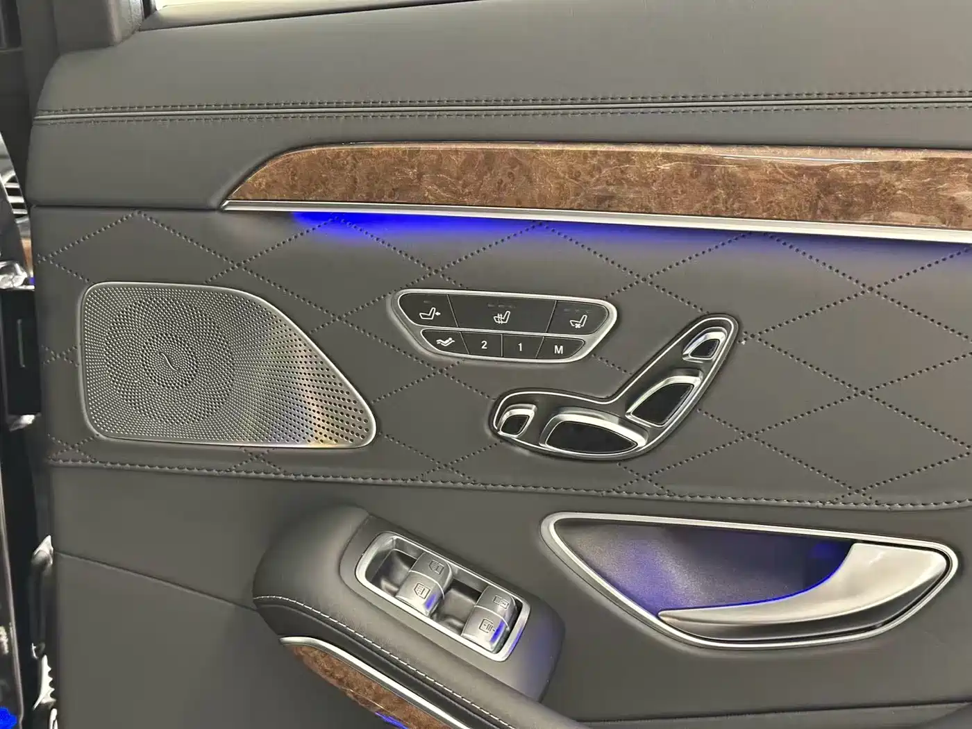 Фото 16 - Mercedes-Benz S-Class