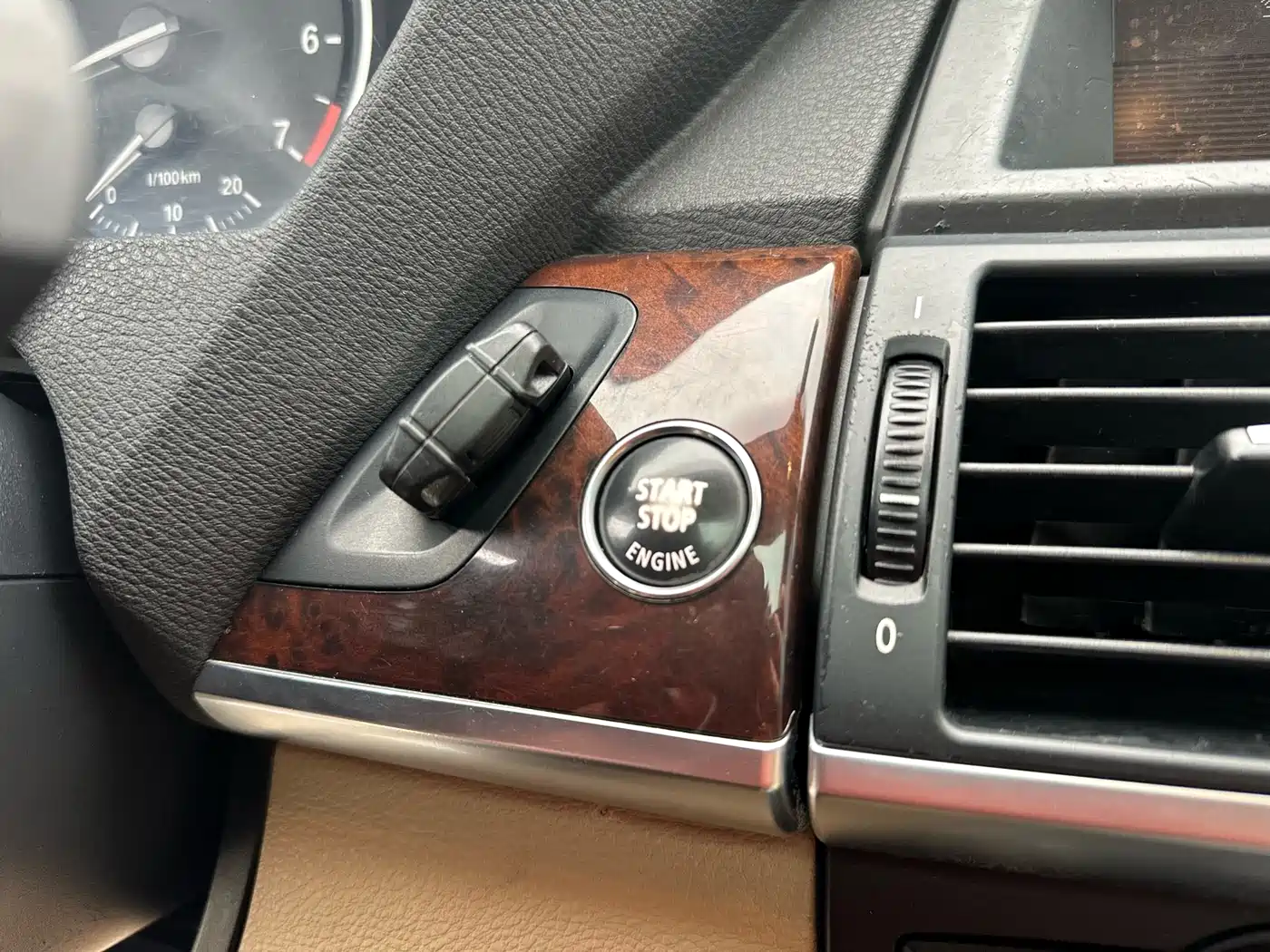 BMW X5 (Import) 2008 xDrive48i Leading Model фото 19