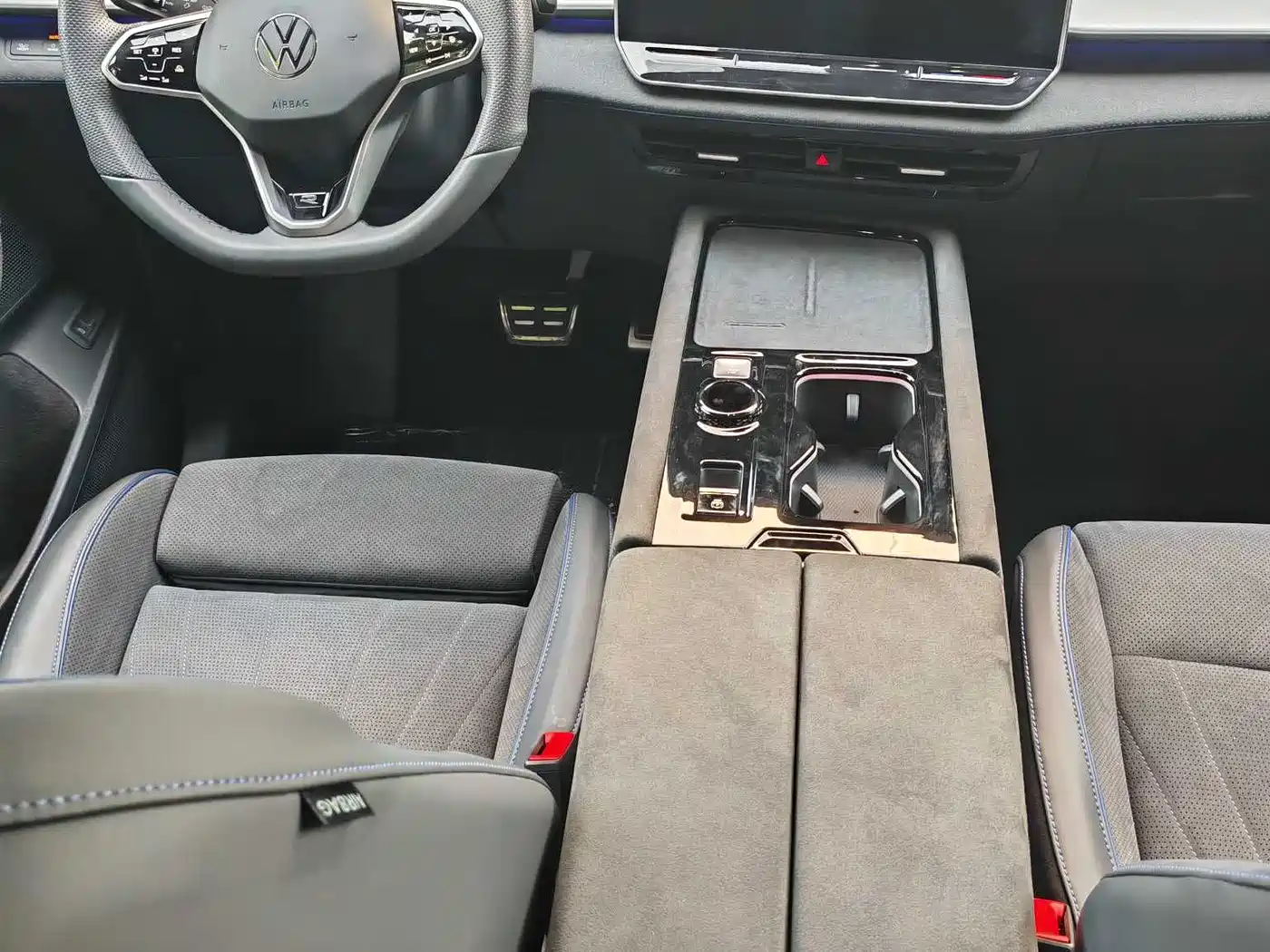 Volkswagen Teramont 2025 Teramont Pro 450TSI 4WD Summit Edition фото 8