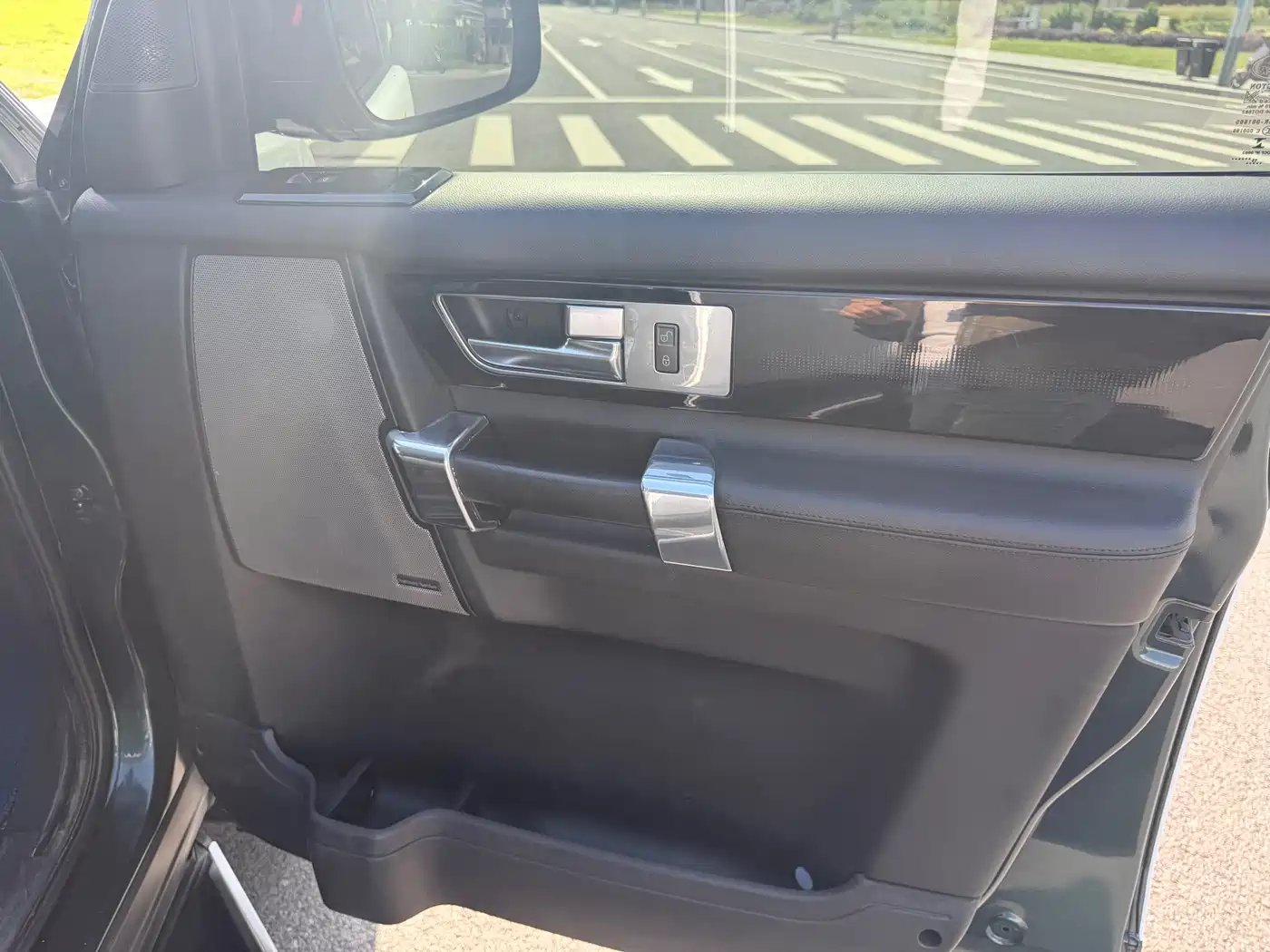 Land Rover Discovery 2013 3.0 SDV6 HSE Diesel фото 14