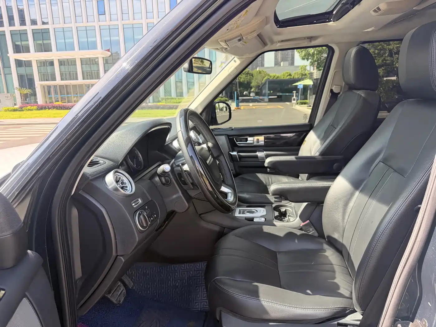 Land Rover Discovery 2013 3.0 SDV6 HSE Diesel фото 21