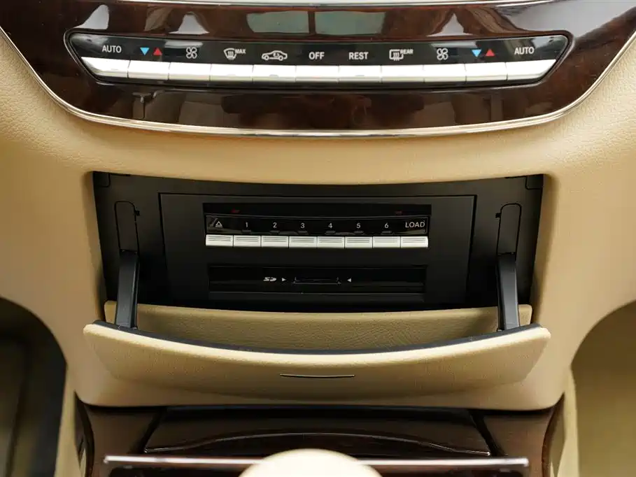 Mercedes-Benz S-Class 2011 S 350 L CGI фото 17