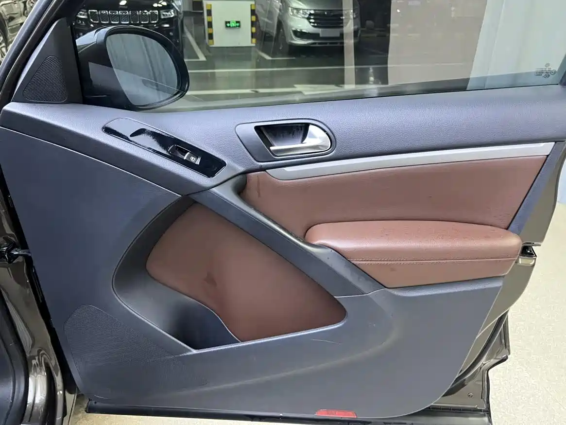 Volkswagen Tiguan 2013 1.8TSI Auto 4WD Luxury фото 12