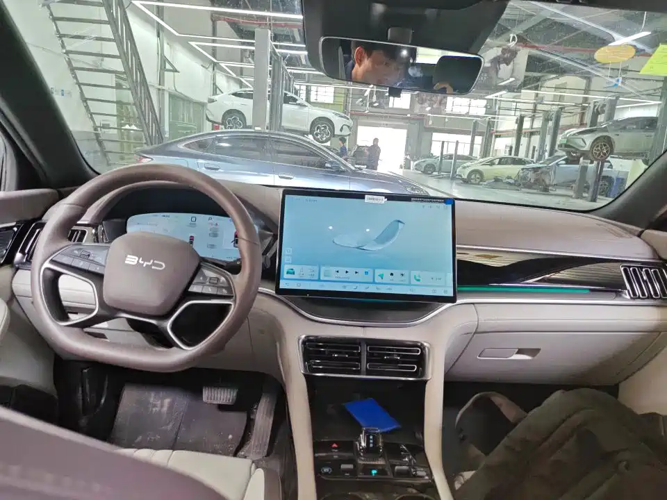 BYD Song PLUS PHEV 2025 DM-i 112KM Honor фото 7