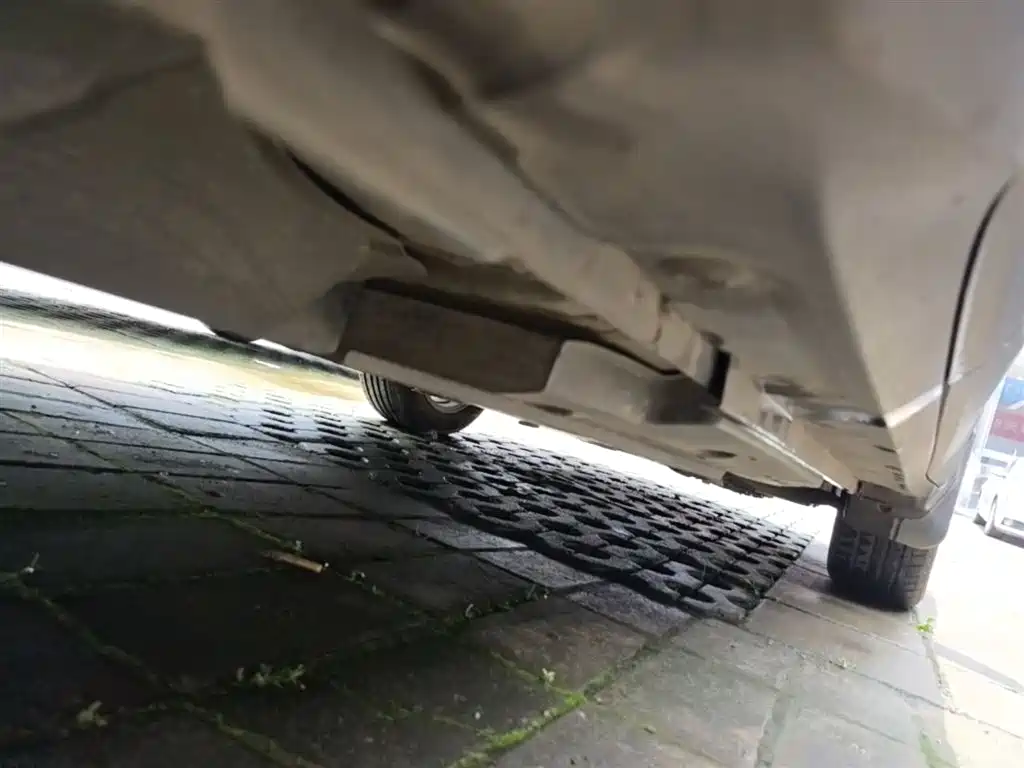 Toyota C-HR 2018 2.0L Leading Edition China V фото 4
