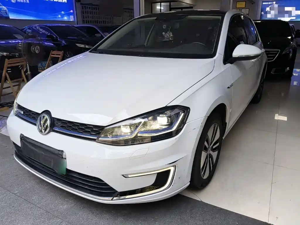 Volkswagen Golf Electric 2020 Chi фото 2