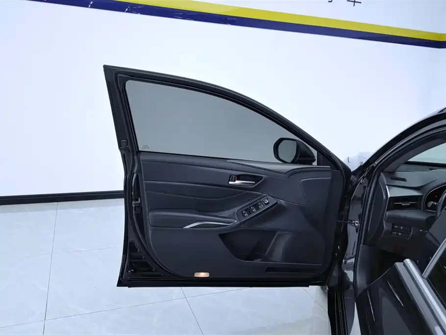Toyota Avalon 2019 Hybrid 2.5L Luxury Edition China VI фото 7