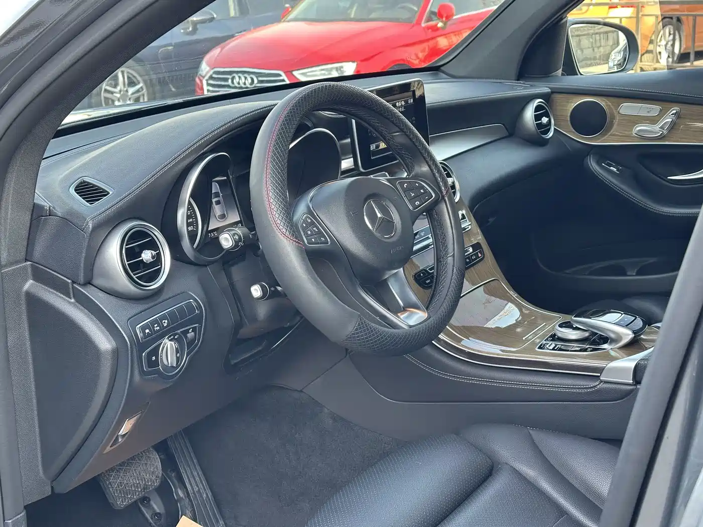 Mercedes-Benz GLC Coupe 2018 GLC 260 4MATIC Coupe SUV фото 10