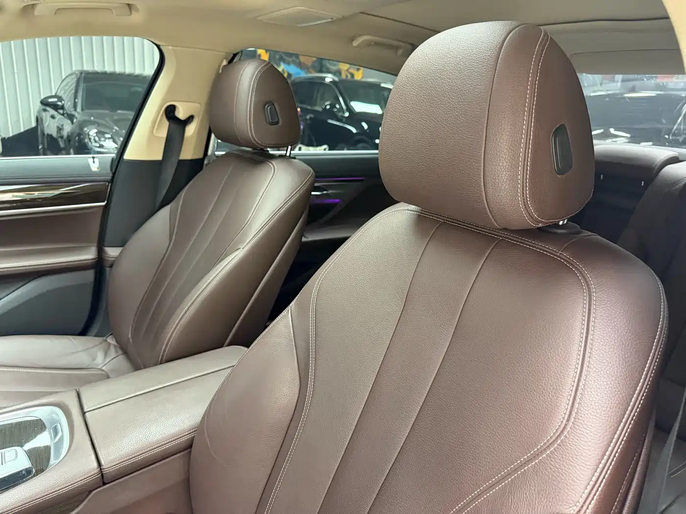 BMW 7 Series 2016 730Li Leading фото 17