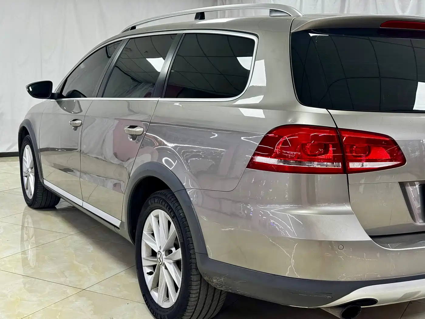 Volkswagen Magotan (Import) 2012 Wagon 2.0TSI 4WD Comfort фото 4