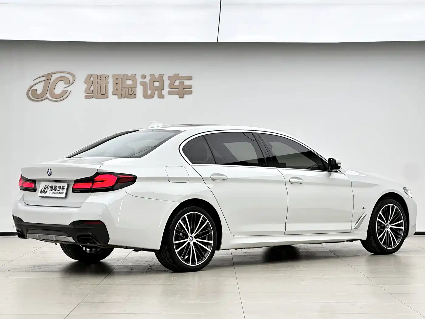 BMW 5 Series 2021 530Li Leading M Sport Package фото 3