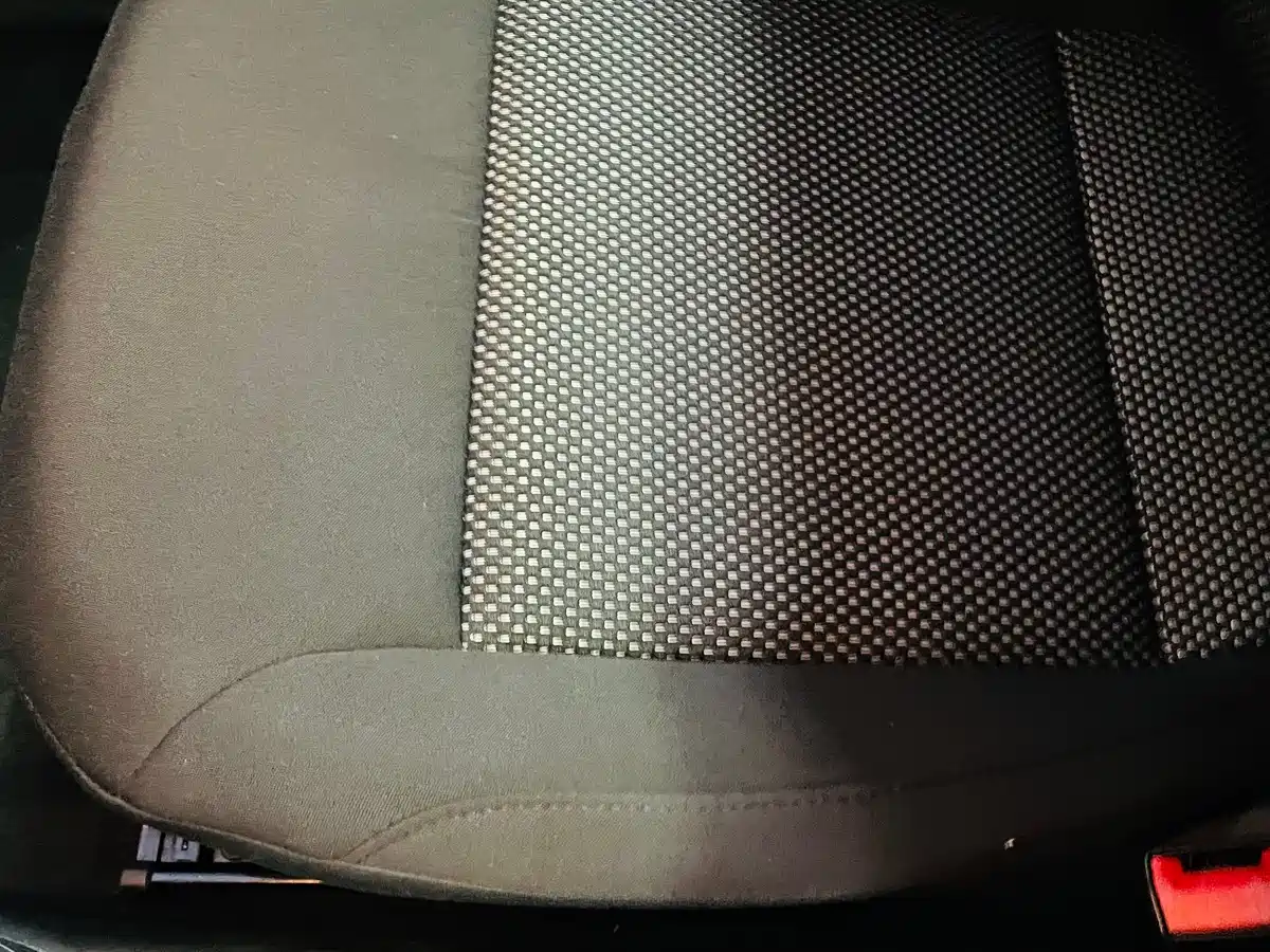 Volkswagen Polo 2011 1.4L Automatic Style Edition фото 15