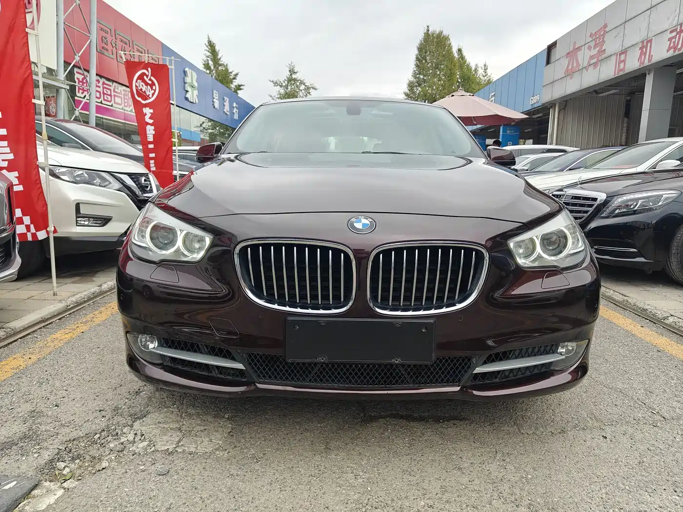 BMW 5 Series GT 2010 535i Leading Model фото 2
