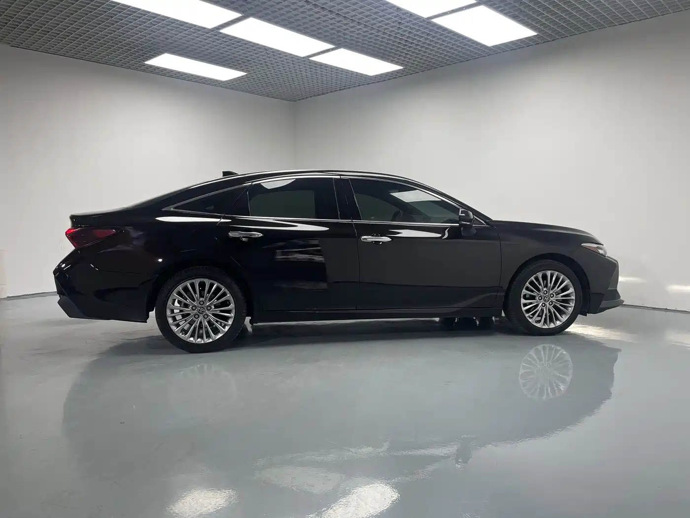 Toyota Avalon 2019 Hybrid 2.5L Limited Flagship Version China V фото 6