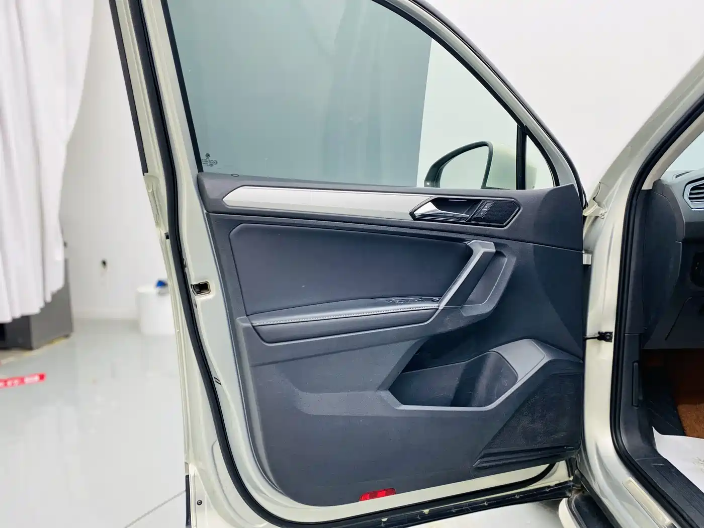 Volkswagen Tiguan L 2018 Facelift 330TSI Automatic 2WD Luxury Edition фото 17