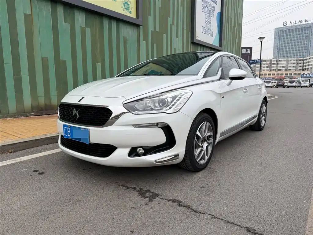 DS 5 2018 2015 1.6T Luxury THP160