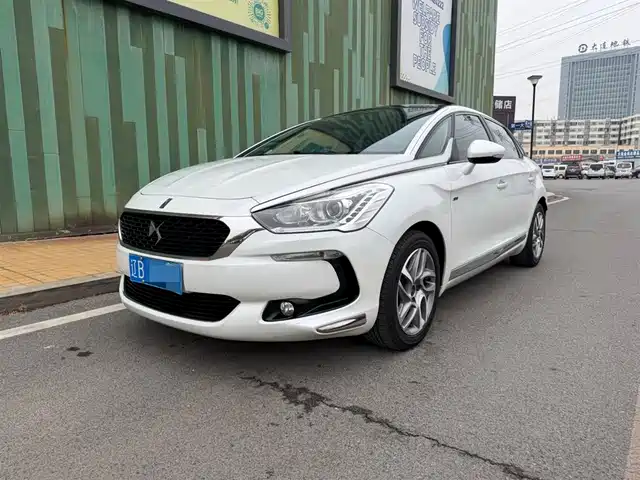  DS DS 5 2015 1.6T Luxury THP160