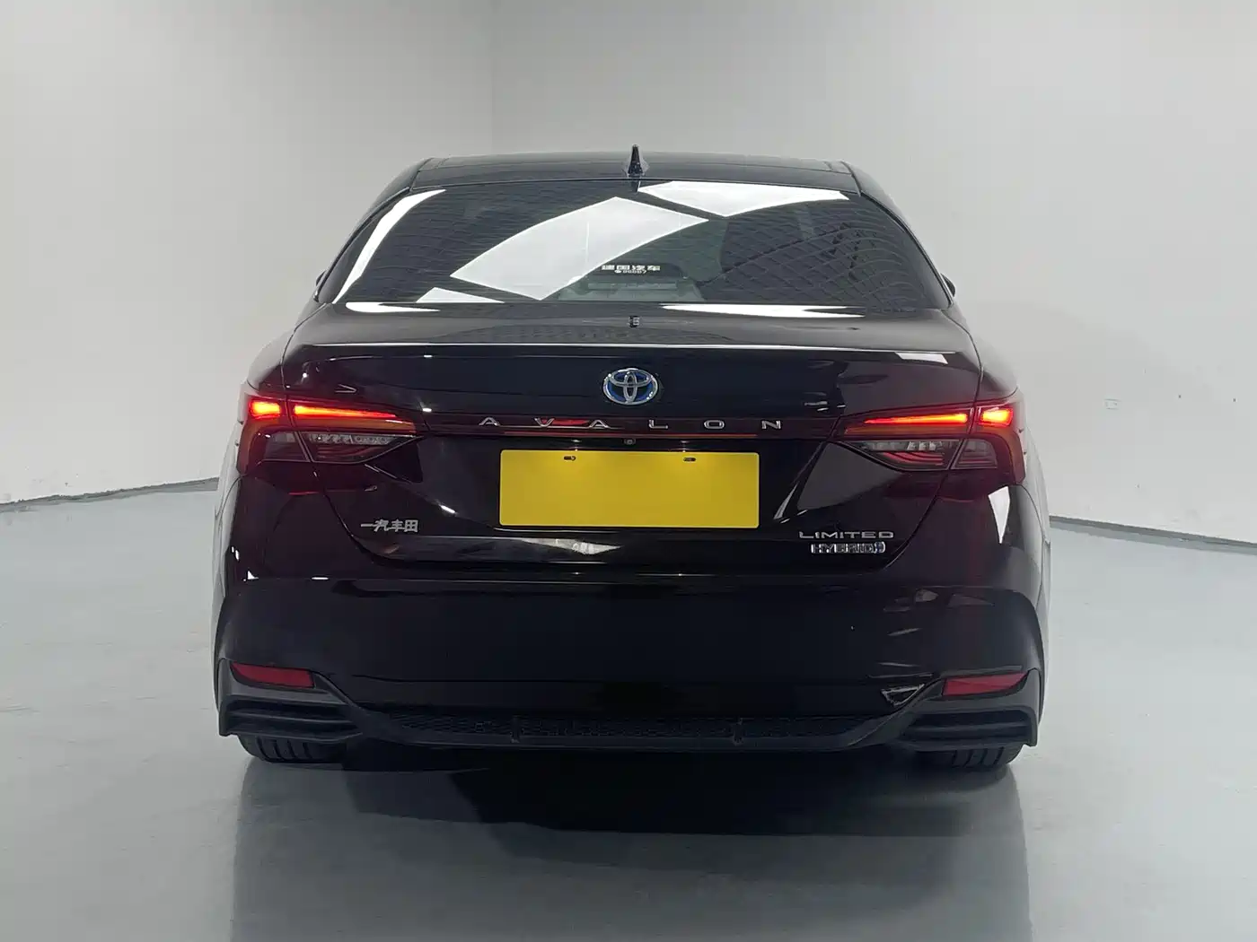 Toyota Avalon 2019 Hybrid 2.5L Limited Flagship Version China V фото 8
