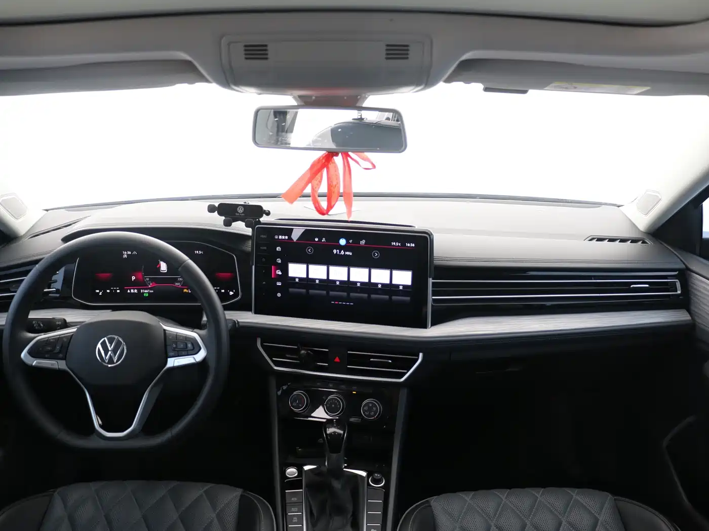 Volkswagen Sagitar 2024 300TSI DSG Surpass Edition фото 11