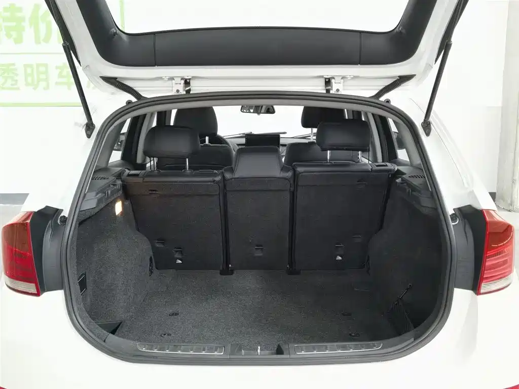BMW X1 2014 sDrive18i Fashion Edition фото 16