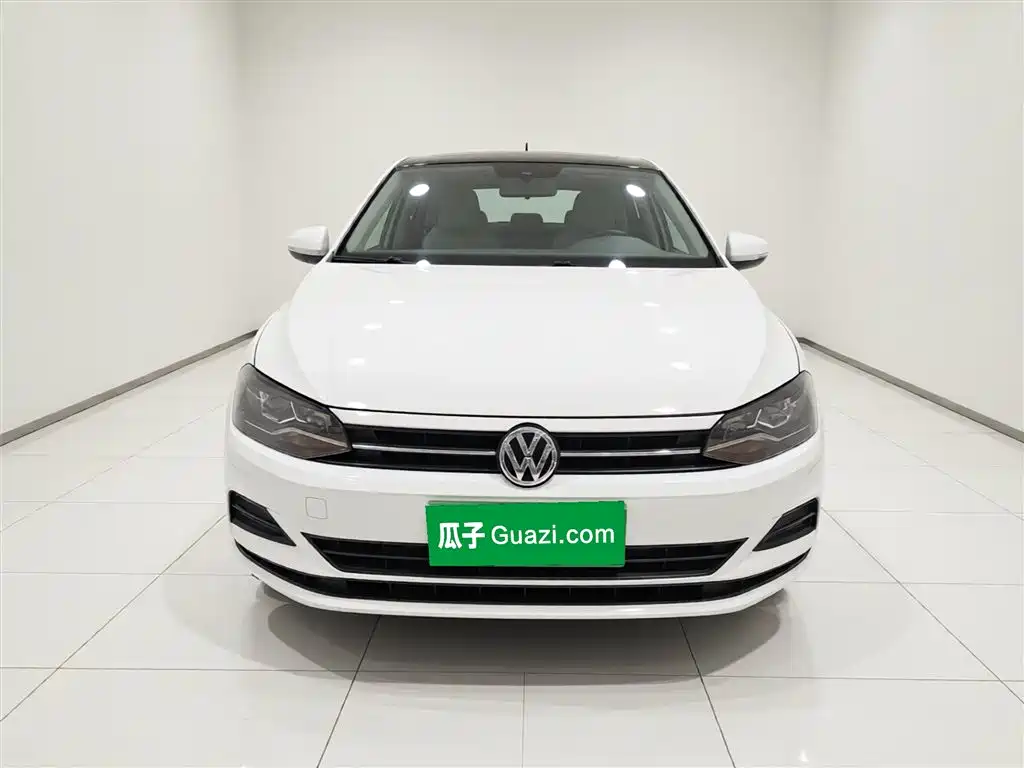 Volkswagen Polo 2019 Plus 1.5L Automatic Colorful Tech Edition фото 3
