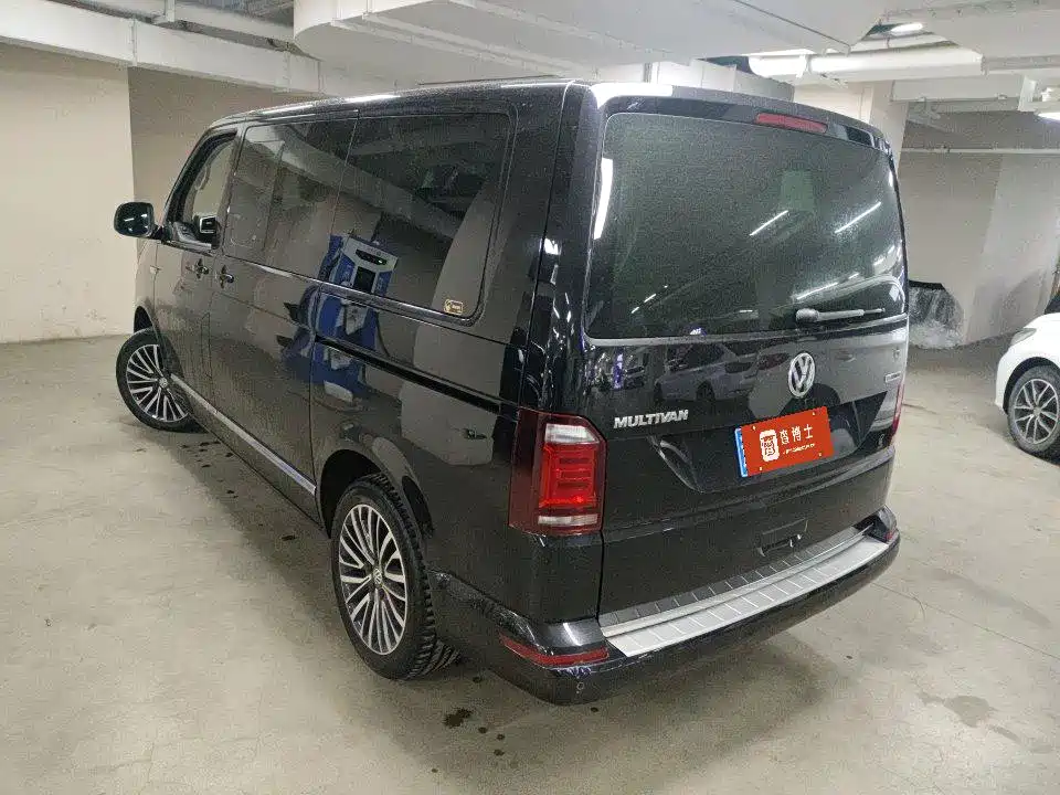 Volkswagen Multivan 2019 2.0TSI 4WD Premium 7-seater фото 2