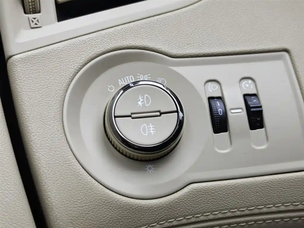 Buick LaCrosse 2013 2.4L SIDI Leading Comfort фото 21
