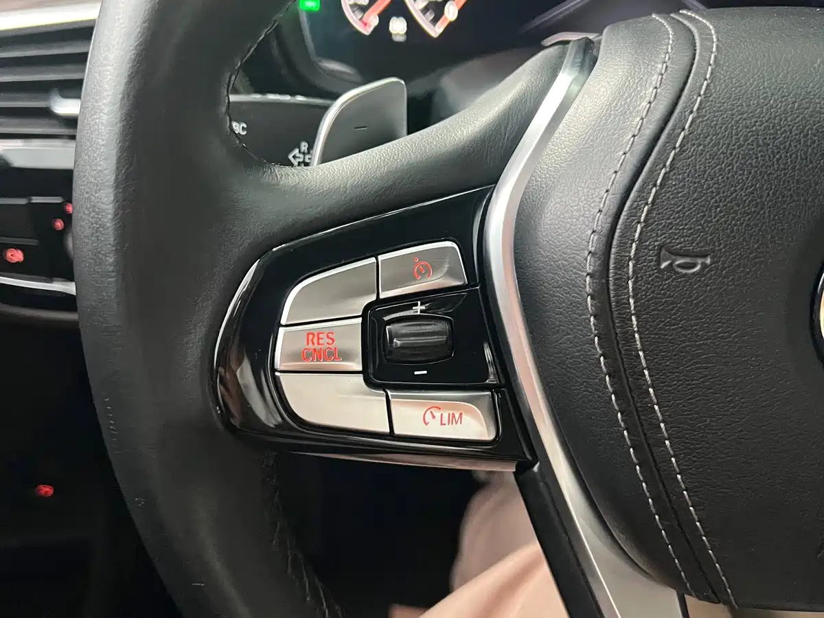 Фото 34 - BMW 5 Series
