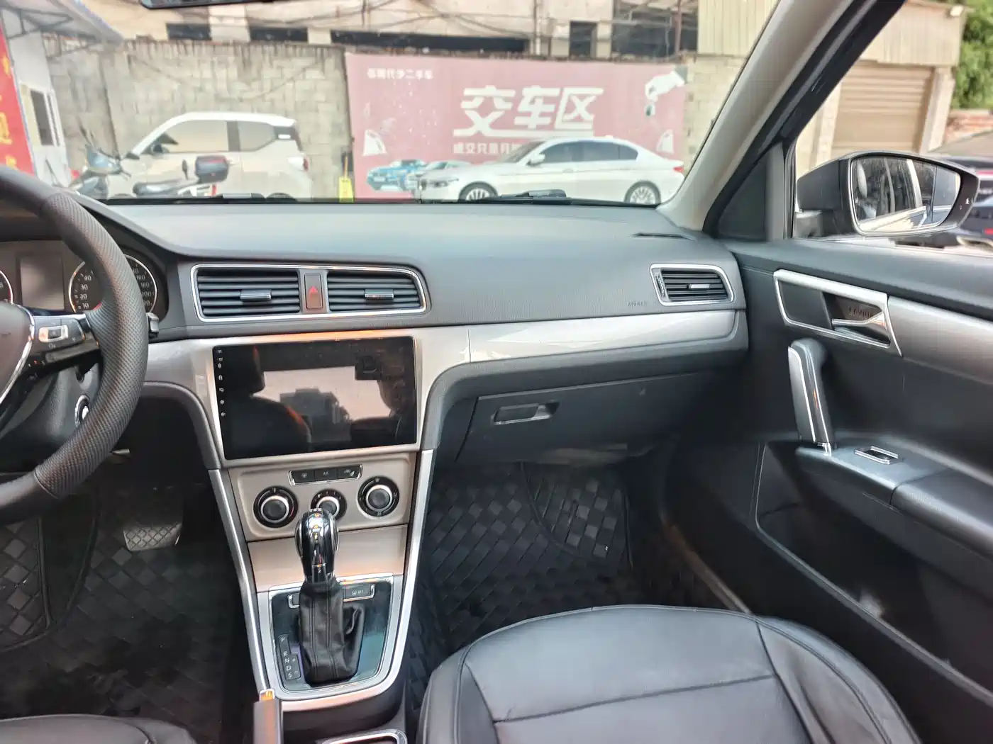 Volkswagen Lavida 2013 Facelift 1.4TSI DSG Comfort фото 7