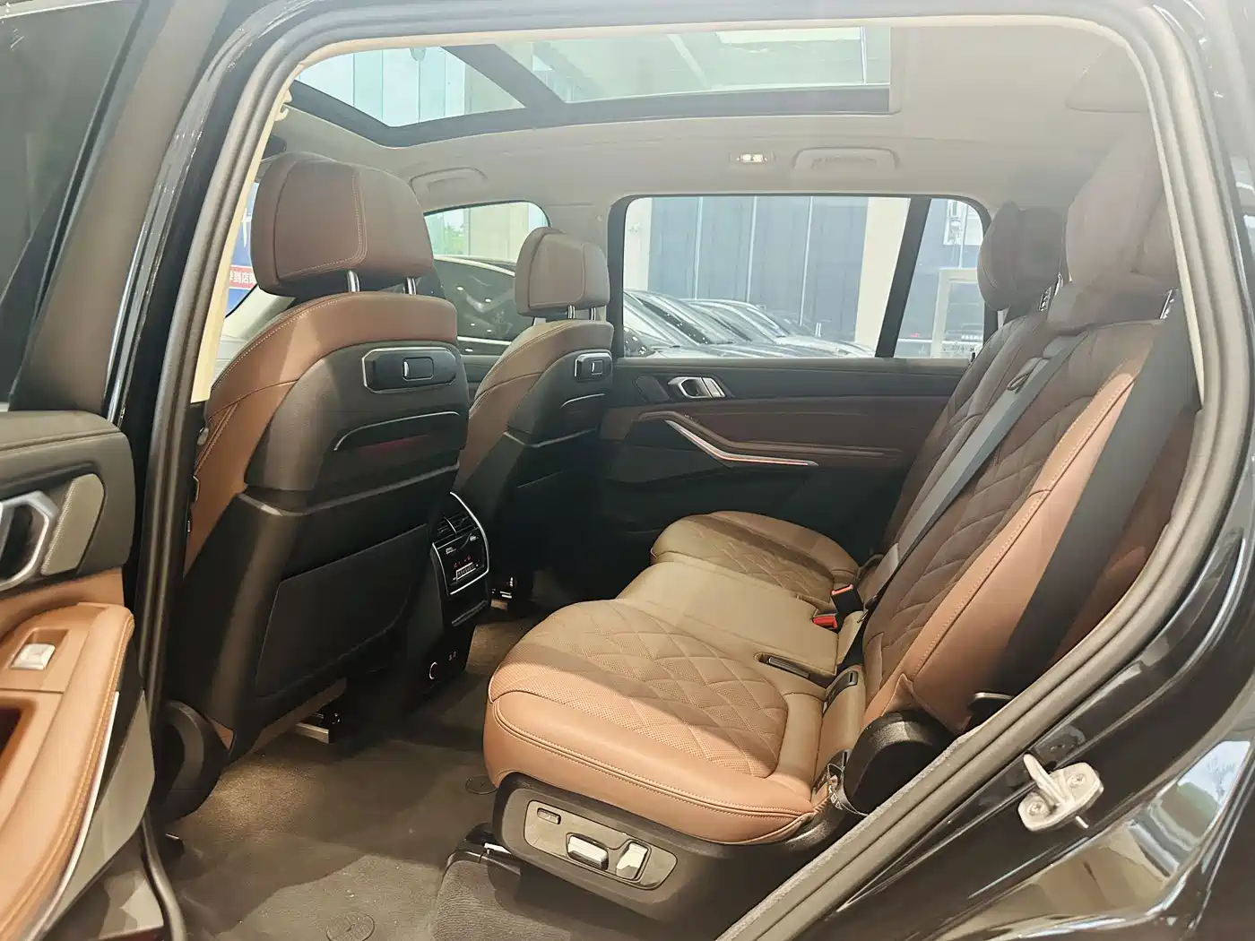 BMW X7 2024 2023 xDrive40i Leading Luxury Package