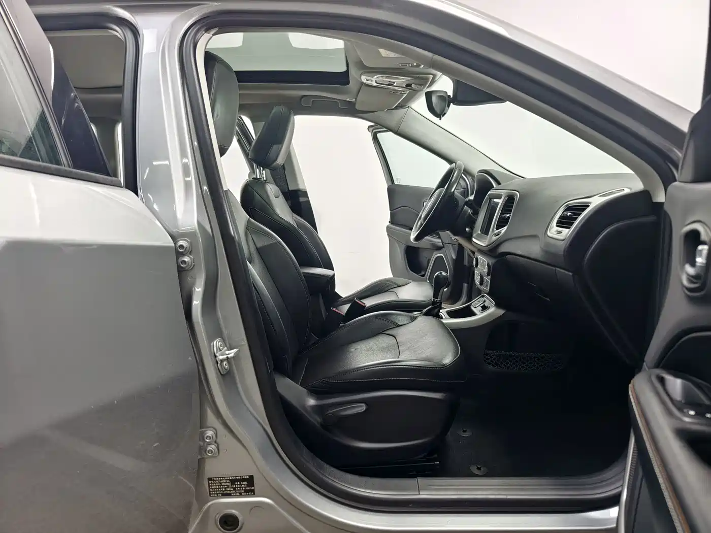 Фото 14 - Jeep Compass