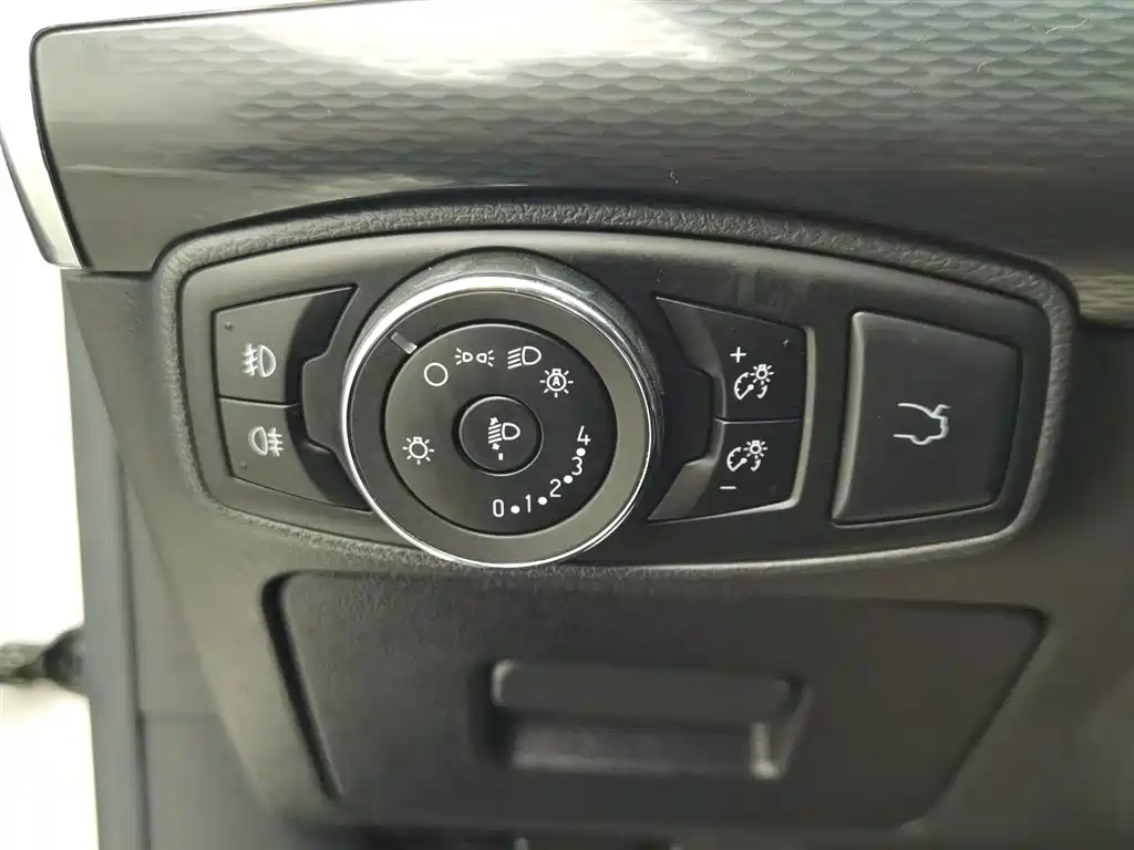Ford Taurus 2015 EcoBoost 325 V6 Fashion фото 21