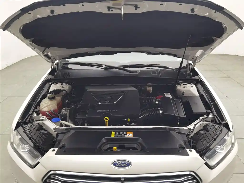 Ford Taurus 2015 EcoBoost 325 V6 Fashion фото 6