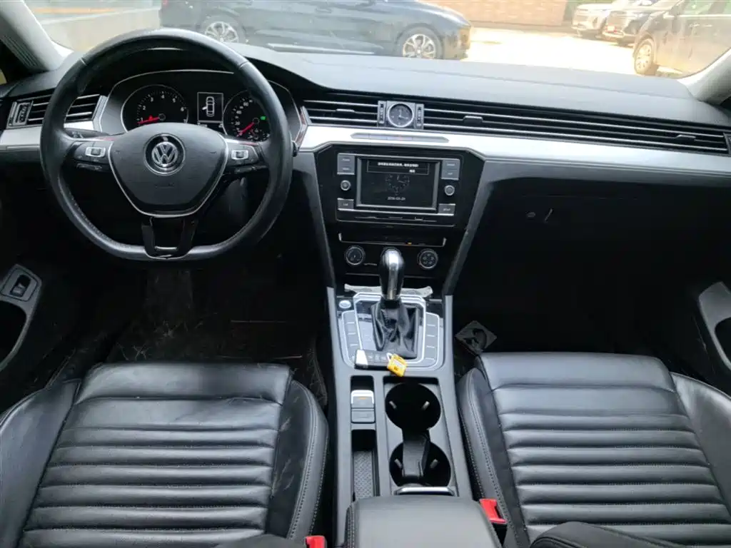 Volkswagen Magotan 2018 330TSI DSG Leading фото 10