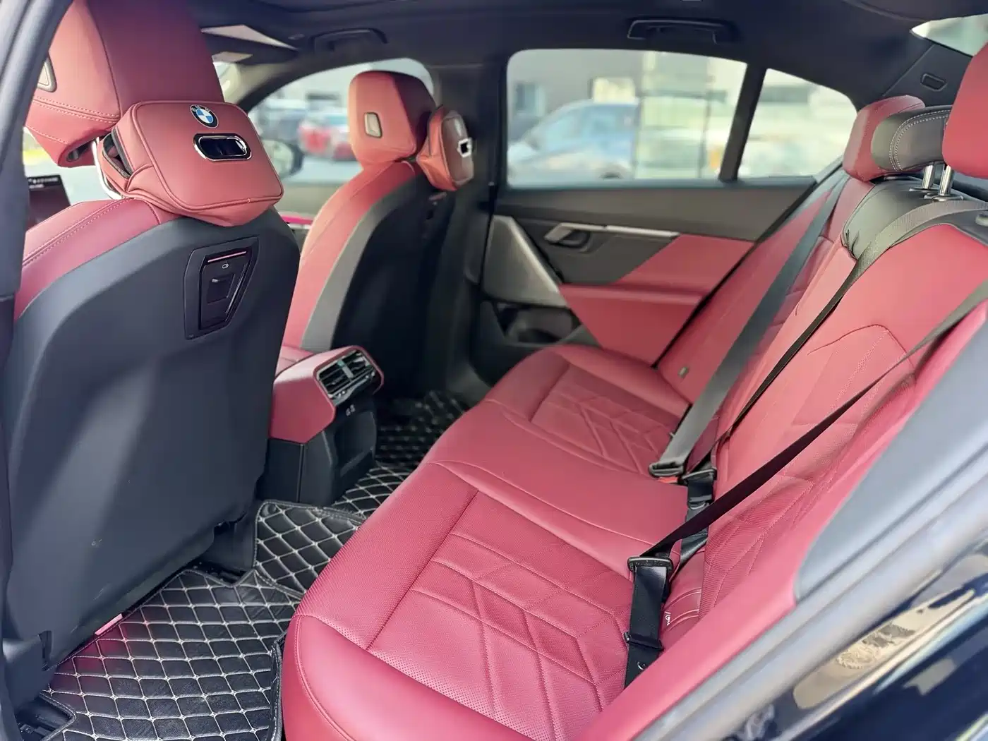BMW 5 Series (Import) 2024 530i Leading Model M Sport Package фото 9