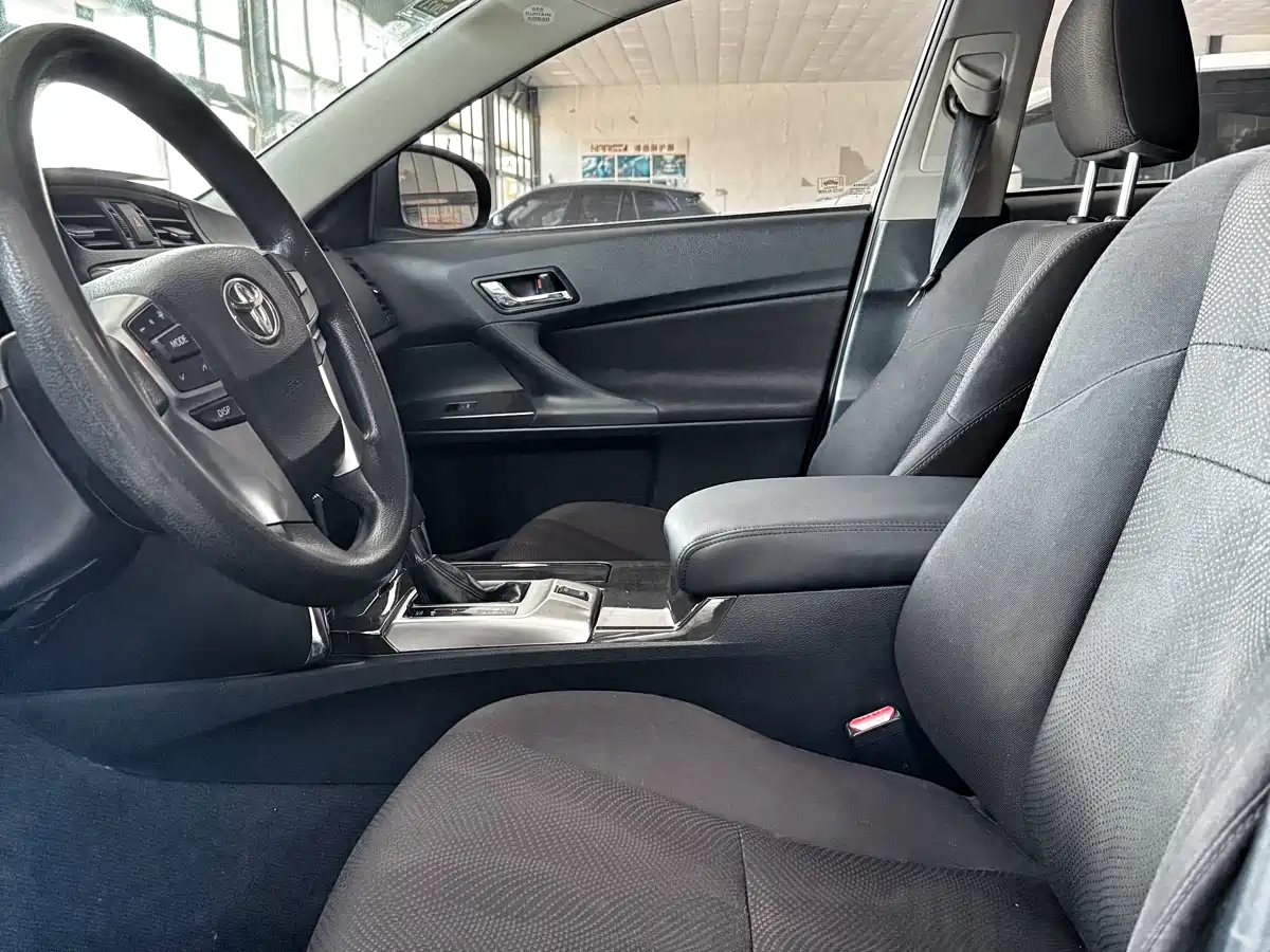 Toyota Reiz 2013 2.5S Elite Edition фото 9