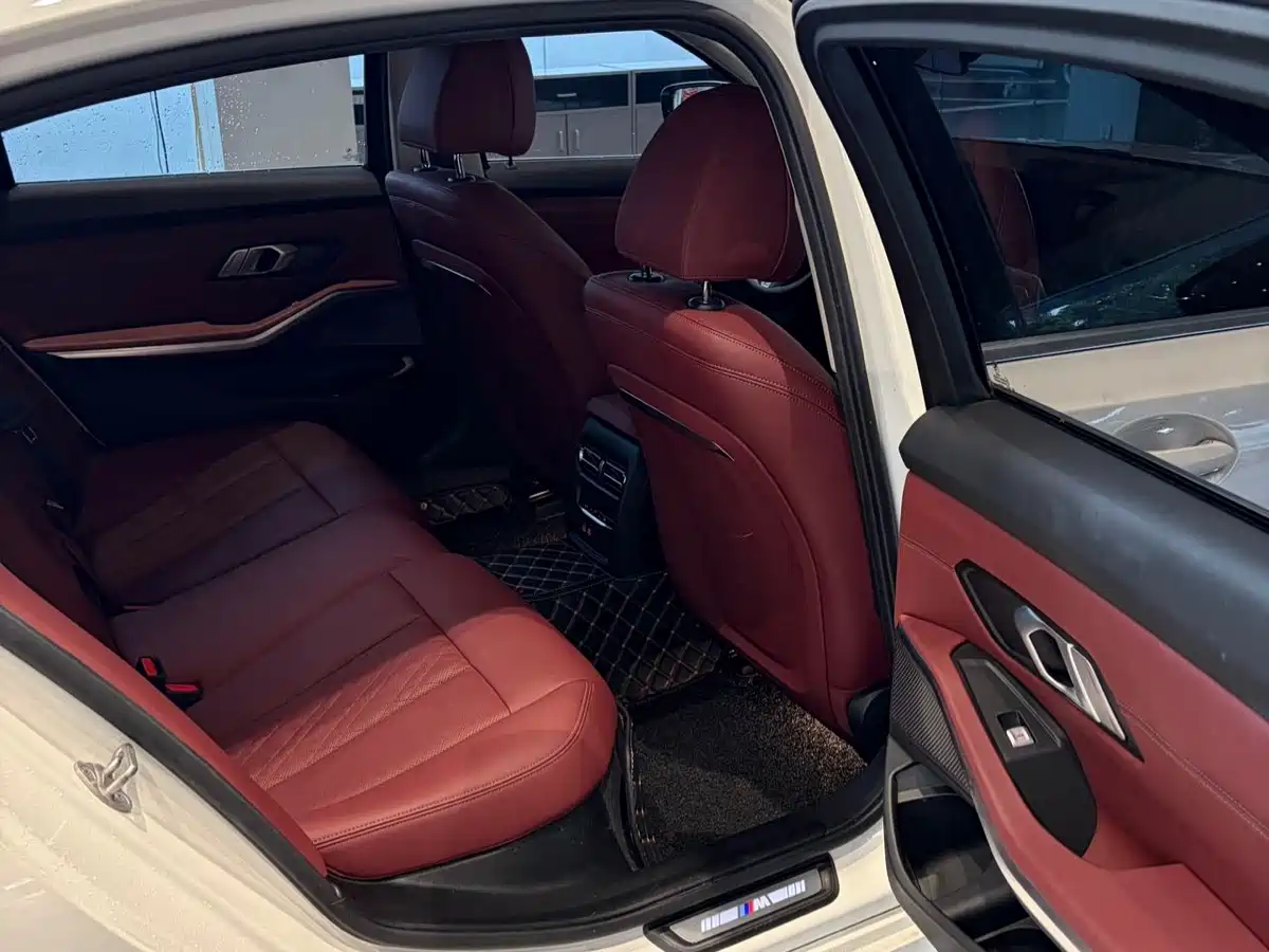 BMW 3 Series 2023 320Li M Sport Package фото 10