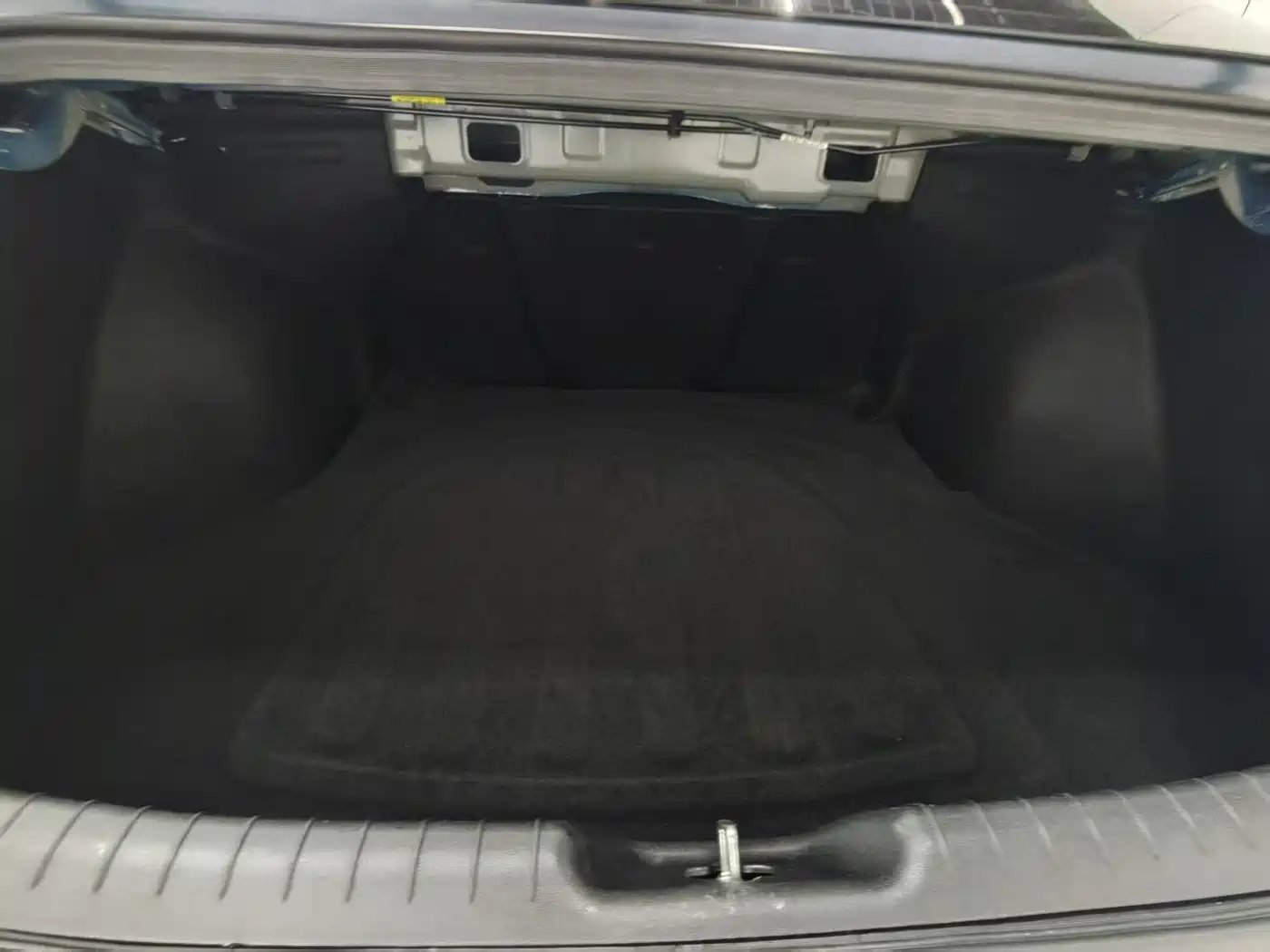 Hyundai Elantra 2022 240TGDi DCT LUX Premium Edition фото 17